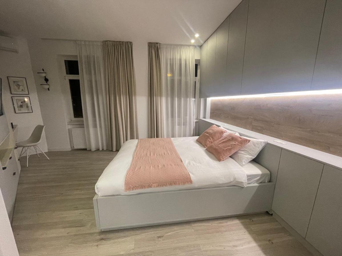 Four Bedroom Apartment, Old Town Bukarest Eksteriør billede