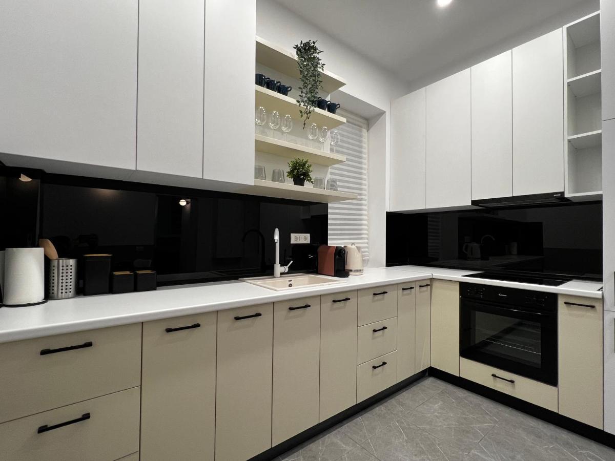 Four Bedroom Apartment, Old Town Bukarest Eksteriør billede
