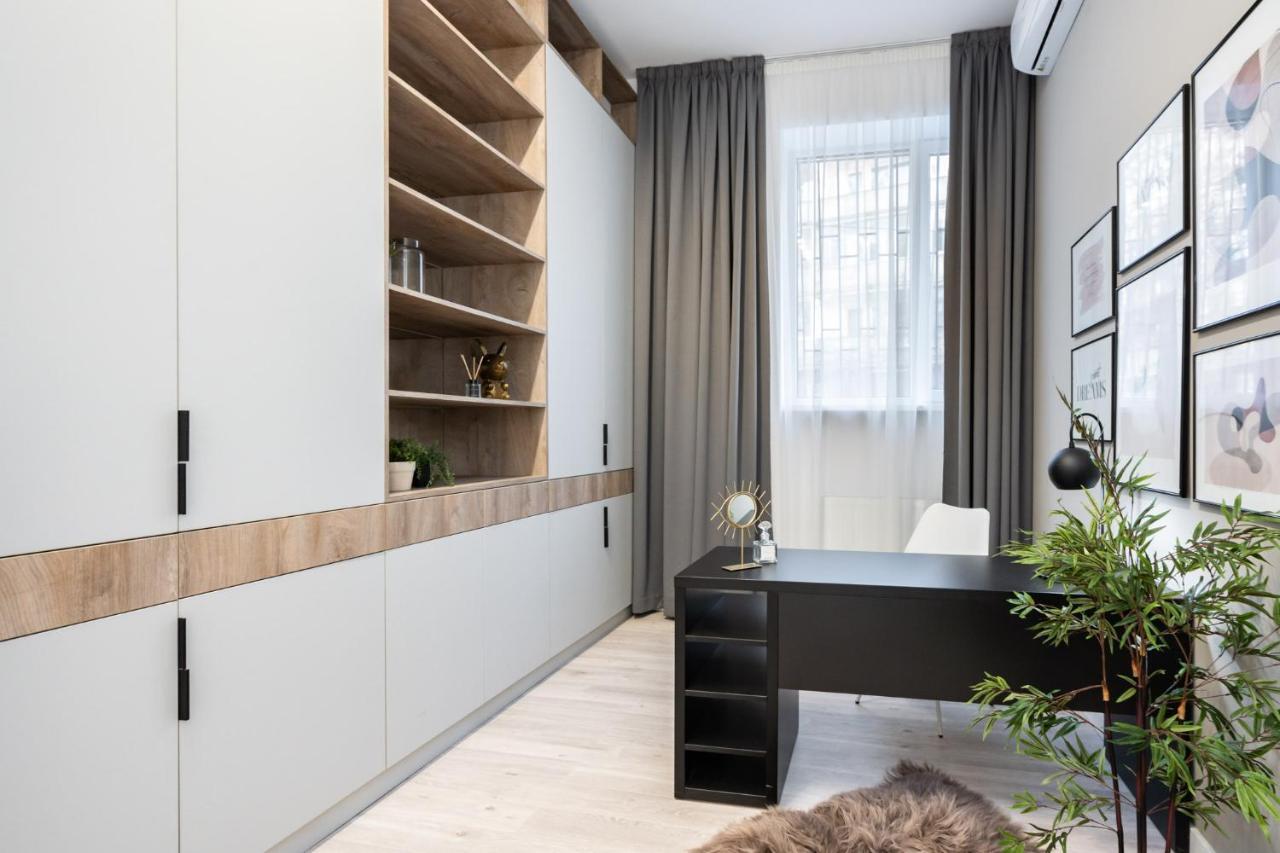 Four Bedroom Apartment, Old Town Bukarest Eksteriør billede